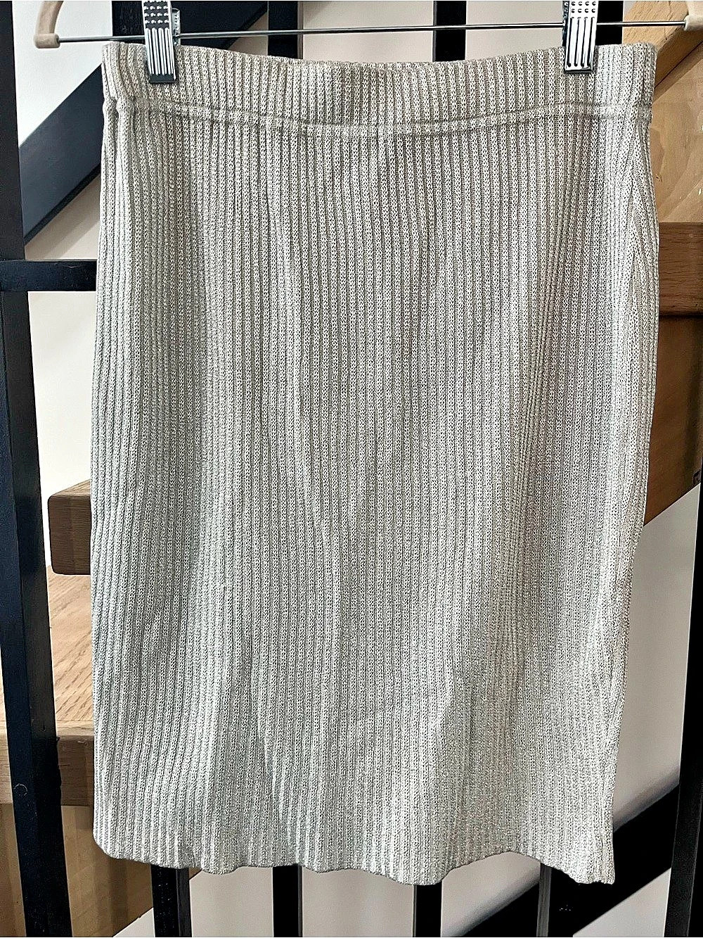 St. John Evening Metallic Knit Midi Skirt Size 2 Like New
